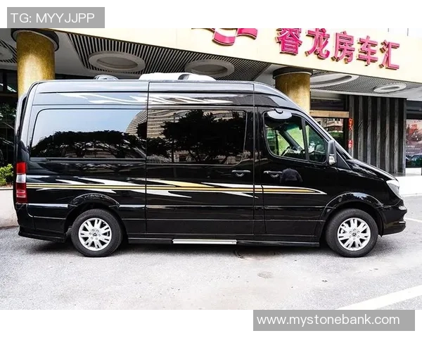 足球明星座驾在中国的奢华之旅与文化碰撞解析