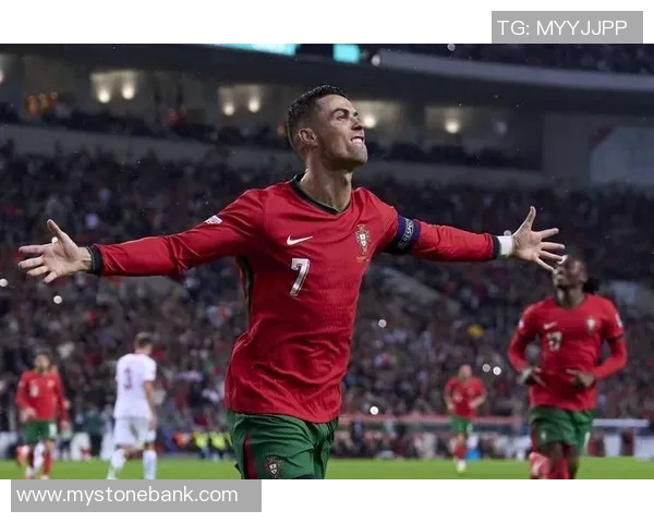 足球明星感人宣布退役视频回顾辉煌职业生涯与未来展望