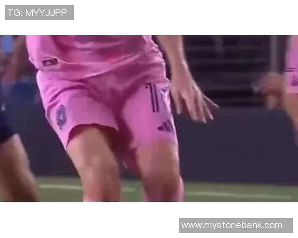 足球明星挑战无语游戏展现幽默风采引发粉丝热议 足球明星挑战无语游戏展现幽默风采引发粉丝热议