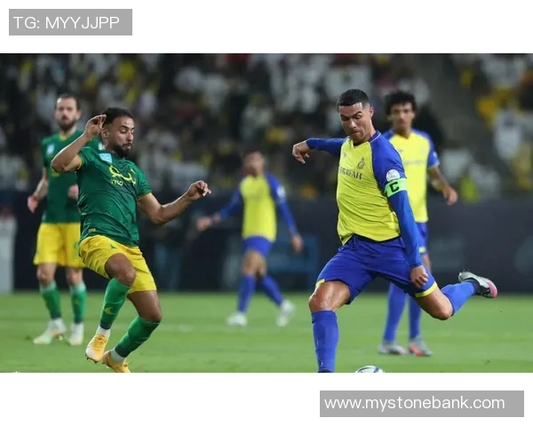 足球明星在比赛中精彩反击瞬间引发全场热议视频回顾